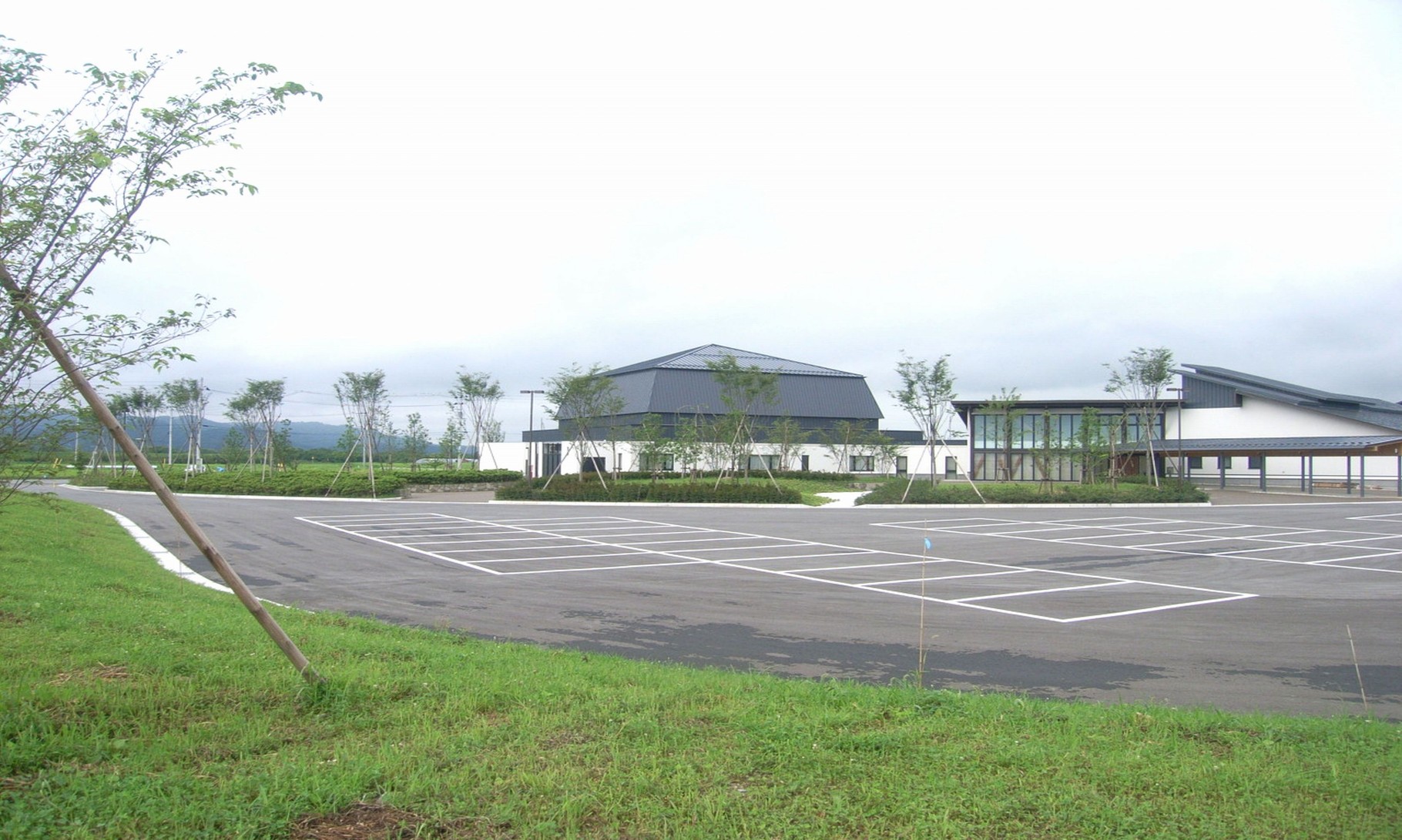 白鷹町文化交流センターあゆーむ外構工事