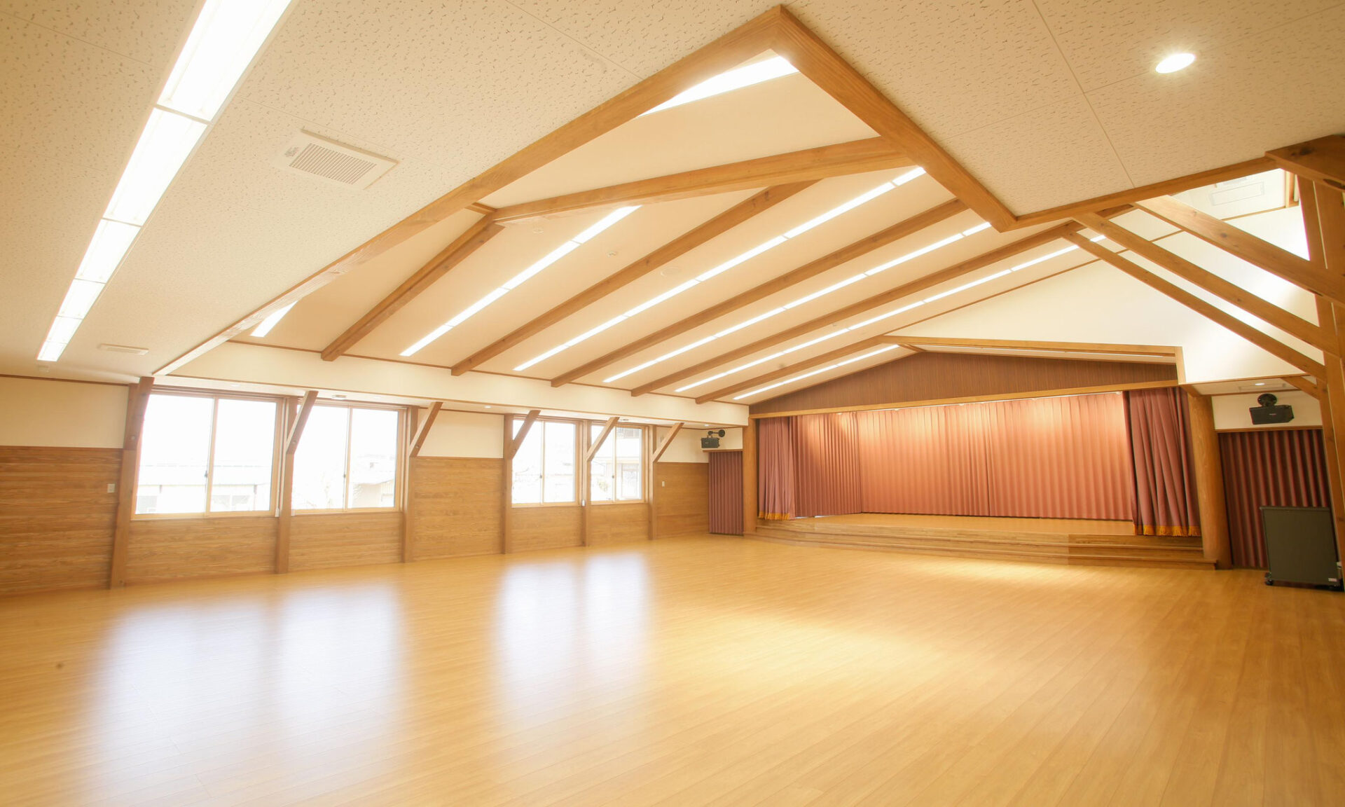 愛真こども園園舎新築工事