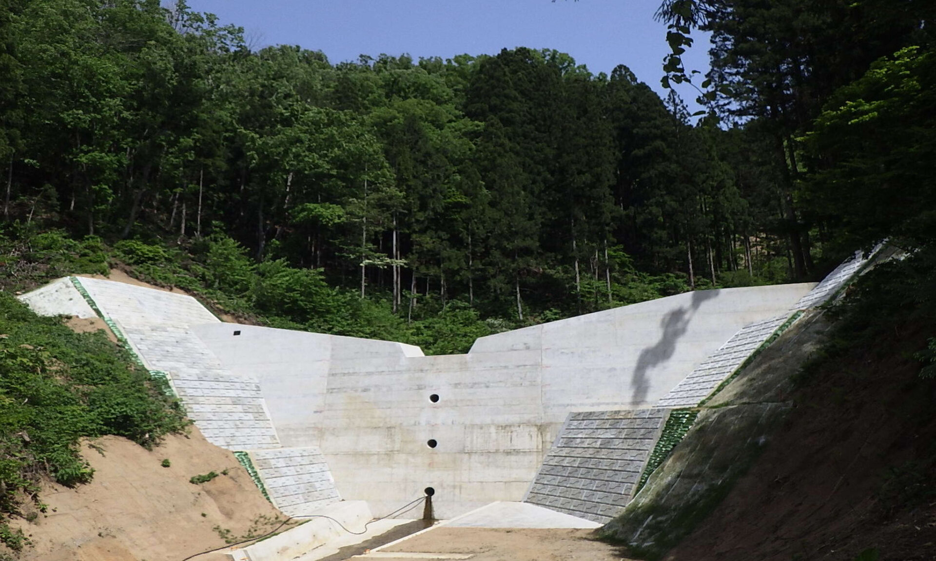 貝生川砂防えん堤工事