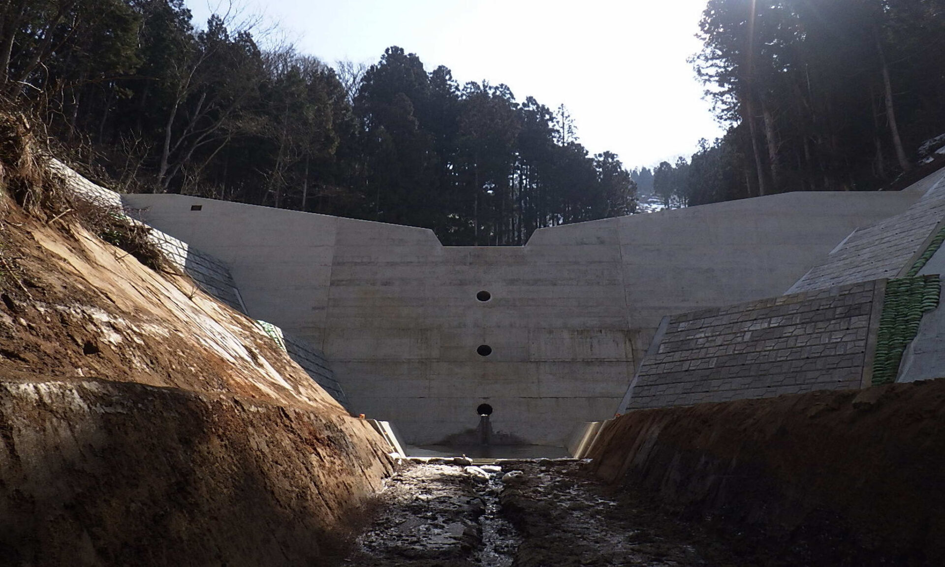 貝生川砂防えん堤工事